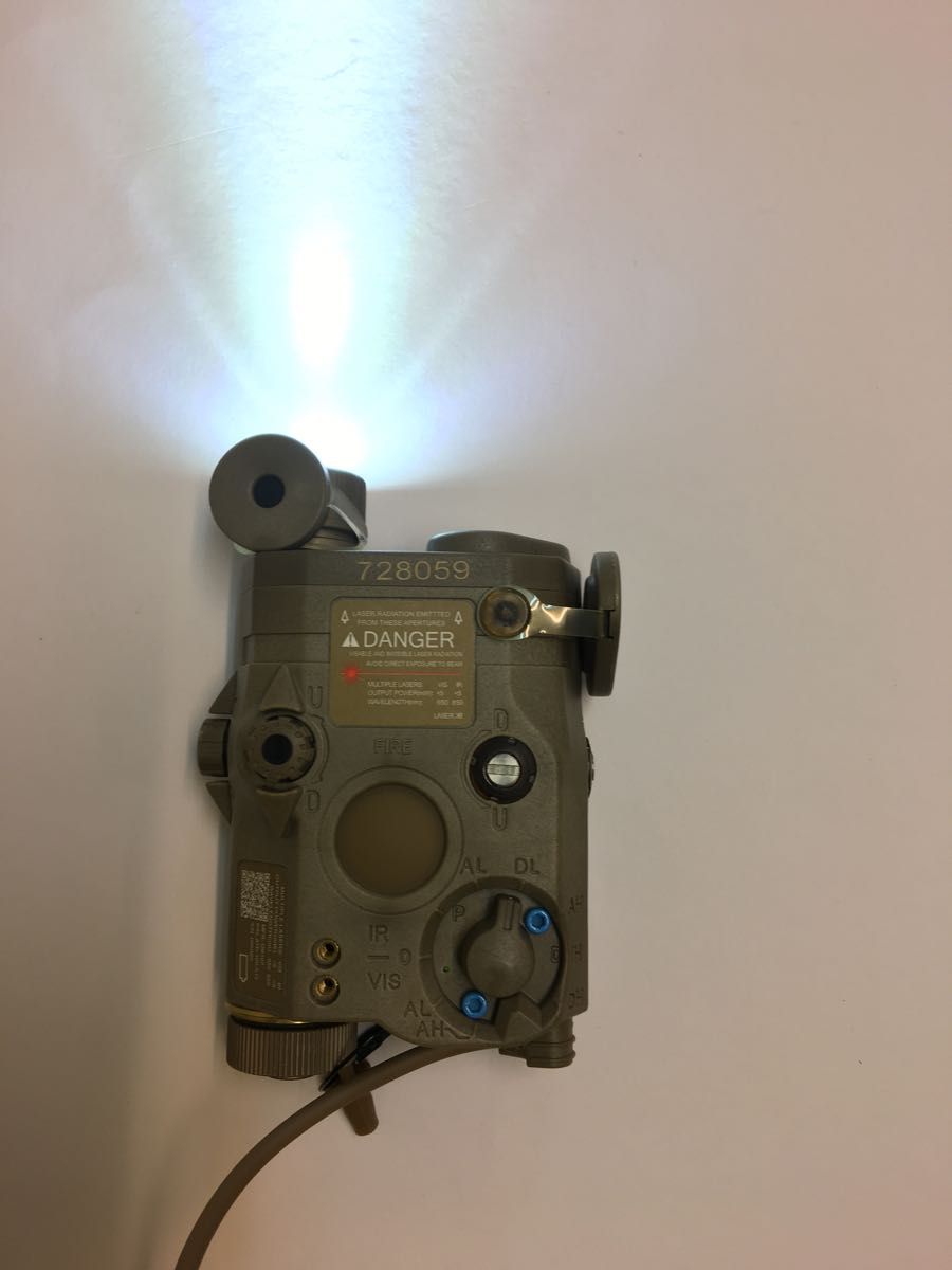 SOMOGEAR製「AN/PEQ-15 LA5 ATPIAL フル機能搭載レプリカ」GEN 2 SOMOGEAR製「AN/PEQ-15 LA5 ATPIAL フル機能搭載レプリカ」GEN 2