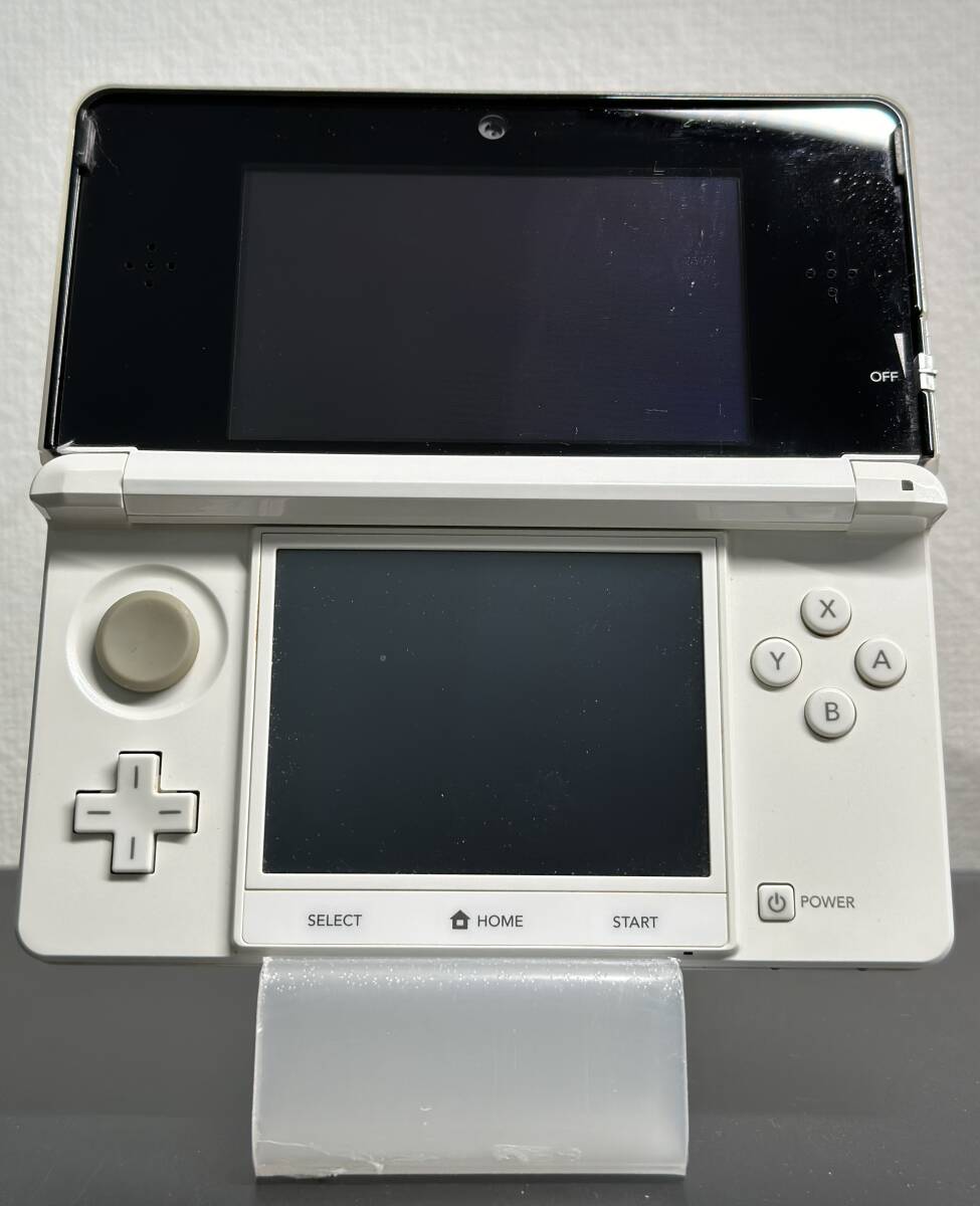 ニンテンドー 3DS ホワイト - ポケモンバンク・ポケムーバー　+　VC 16作品　+　その他29作品 　ダウンロード済_画像2