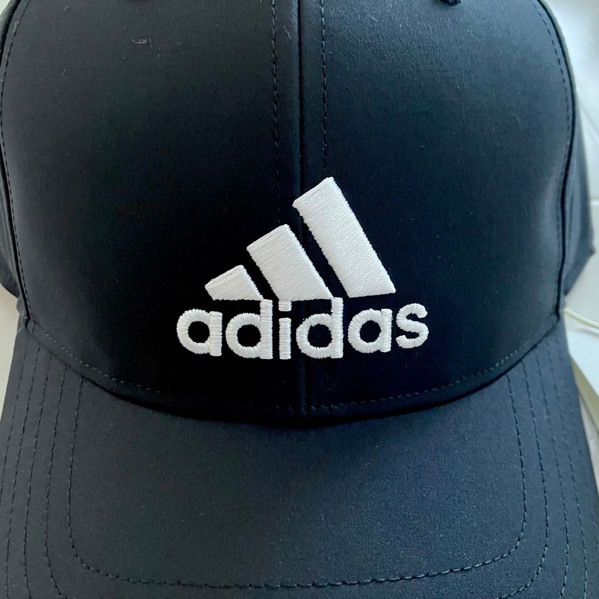 アディダス adidas キャップ 帽子 ロゴ入り 刺繍 ブラック ベースボール 未使用 【ラスト1点 早い者勝ち】