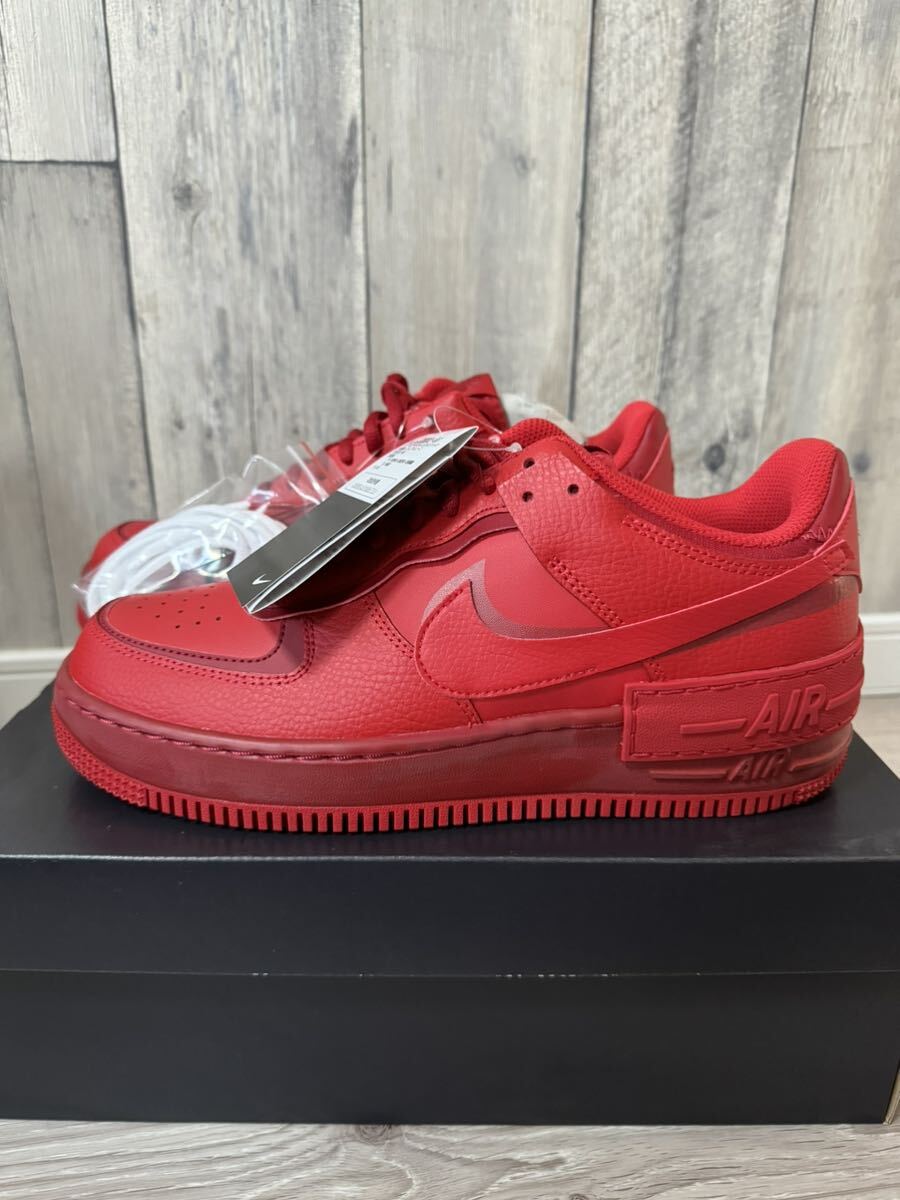 ナイキ ウィメンズエアフォース1 シャドウ　ユニバーシティレッド　27 AIR FORCE 1 RED_画像1