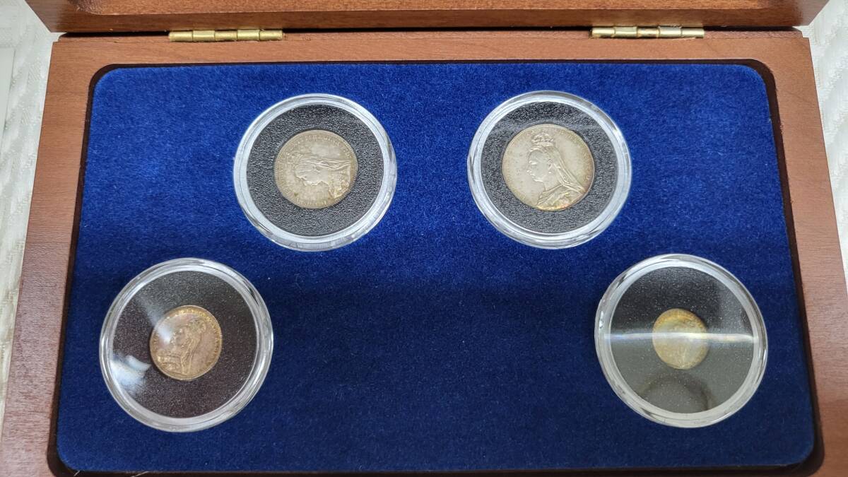 The Royal Maundy Money OF Queen Victoria ビクトリア女王のマンディ銀貨 セット品（中古品）！ の画像2