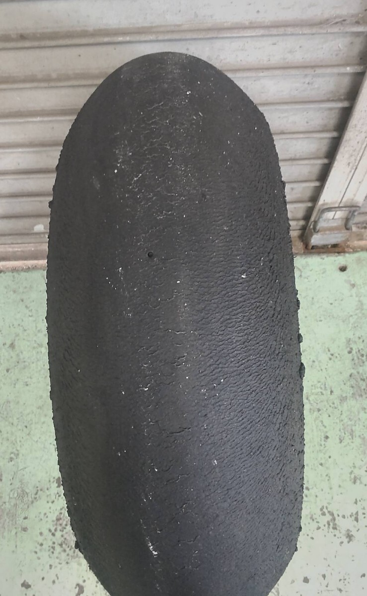 ダンロップ(DUNLOP)スリックタイヤST1000用120/70R17 KR149F200/60R17 KR133前後セットです。今年購入分です。★製造は、23年後期です。_画像6