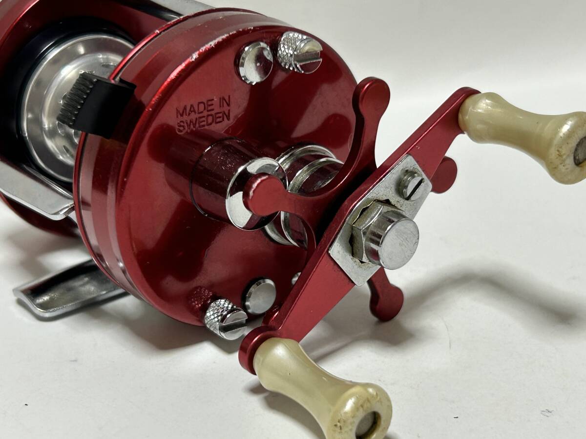 18632円 アブ アンバサダー 2500C レッド 赤 右巻き ABU 検 18632円 アブ アンバサダー 2500C レッド 赤 右巻き ABU 検
