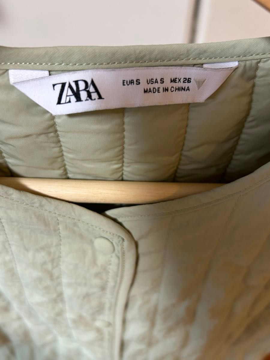 ZARA ライトベスト