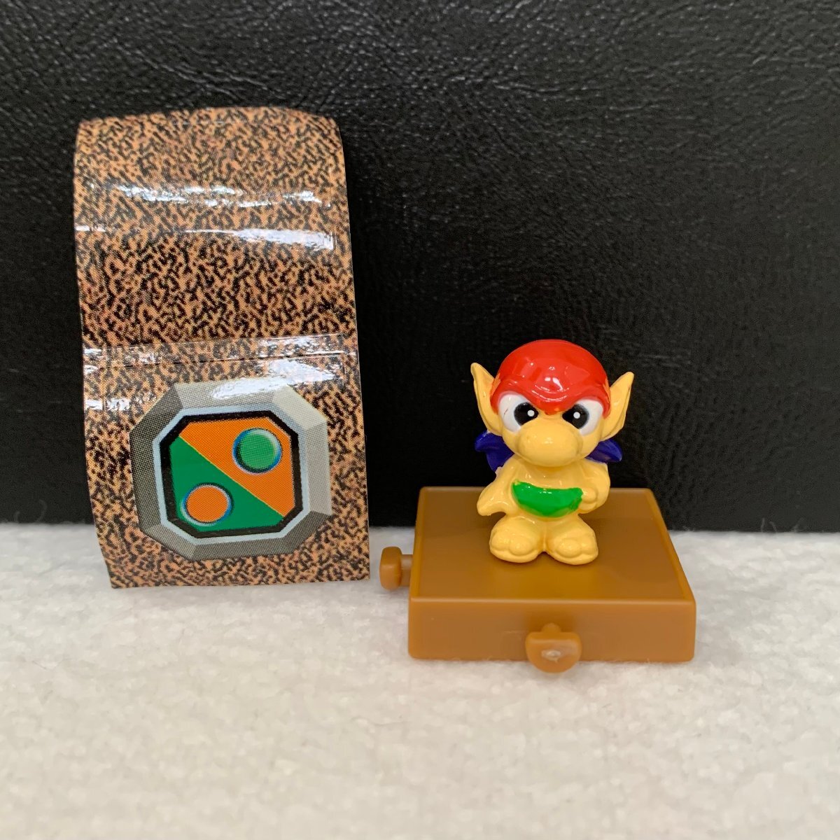go Brin [ Chocobo. тайна . Dan John 2 Dan John stage эмблема ] фигурка * подставка. ширина примерно 2.5cm(ww