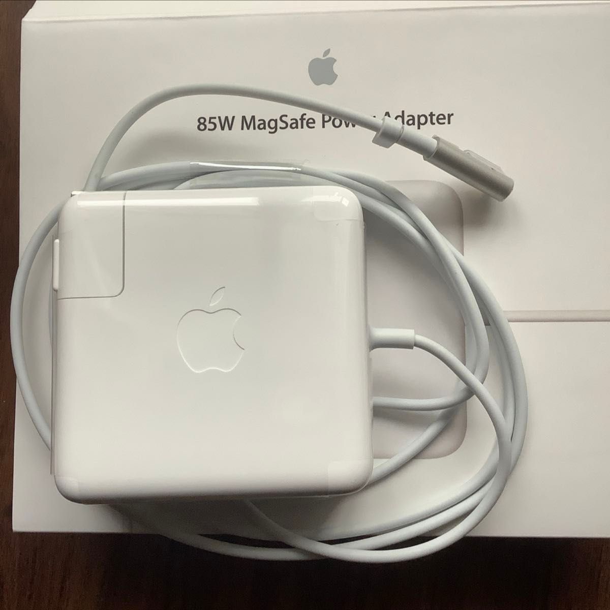 Apple 純正品　MagSafe電源アダプタ　85W  MC556J/B  A1343  