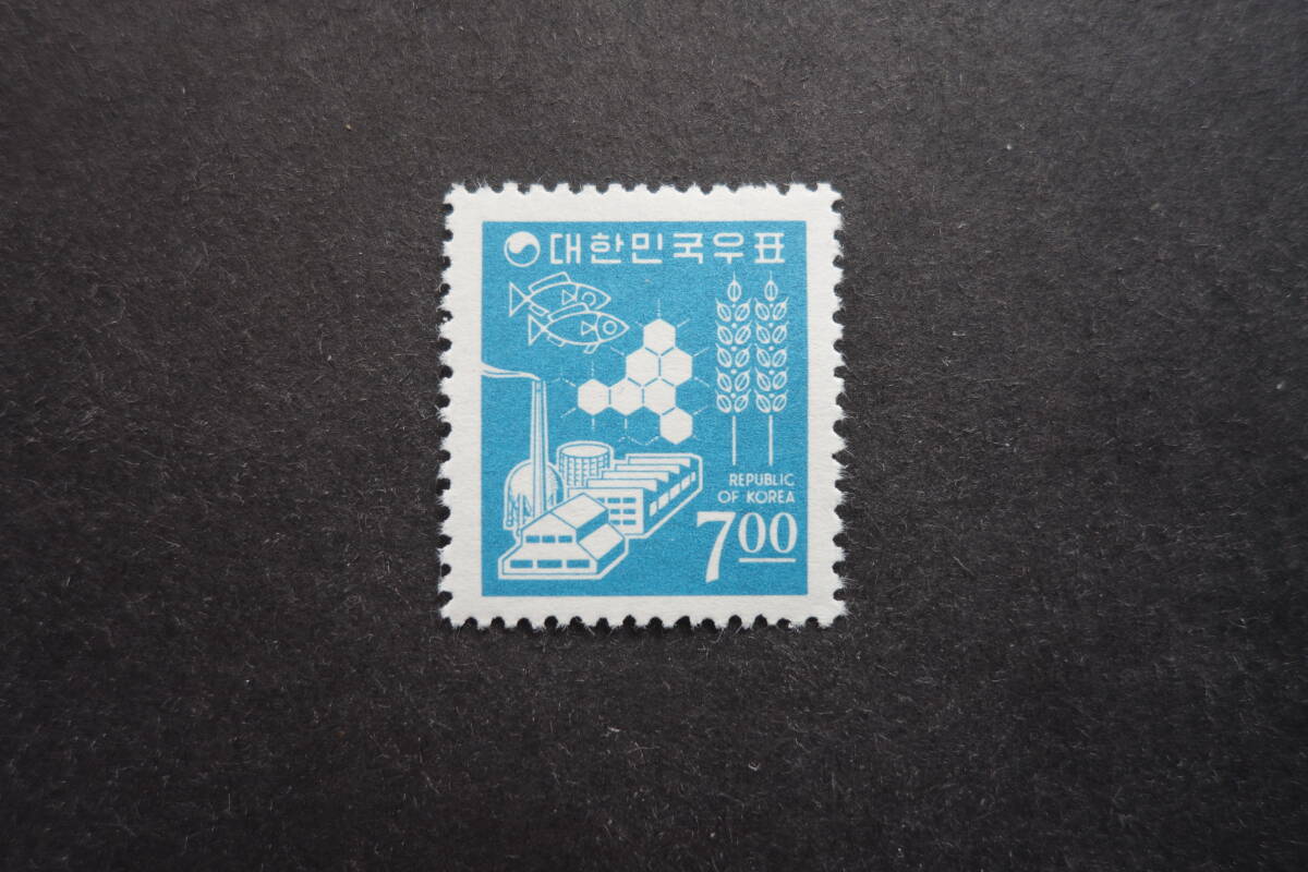 外国切手： 韓国切手「第2次毛紙・すかしなし普通切手（7ｗ）」 1種 未使用_画像1