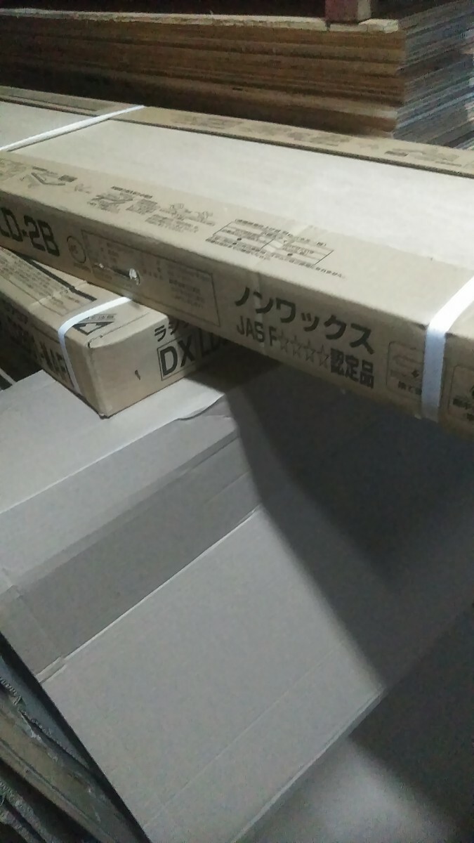 ラシッサDフロア　チェスナットF色　　未開封品2ケースセット　倉庫在庫整理　お引き取りのみ　愛知県_画像4