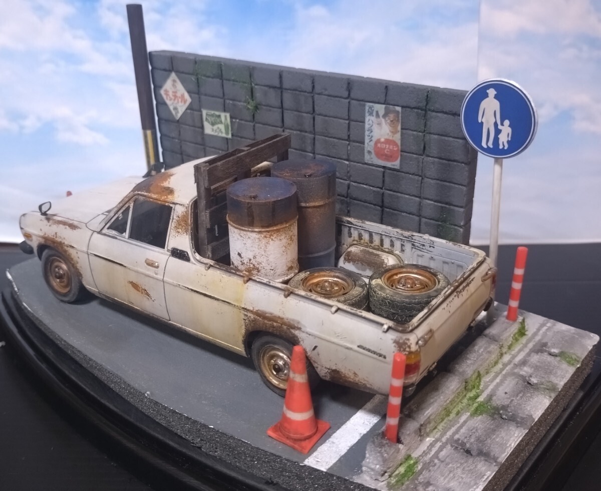 1/24 サニートラックロングボデー 昭和の風景 草ヒロ 旧車 ジオラマ完成品ケース付きの画像4