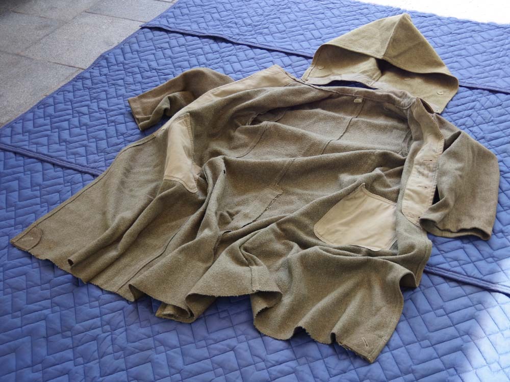  that time thing old Japan land army coat military uniform army . uniform poncho mantle army person costume personal equipment goods military history materials present condition long-term keeping goods 