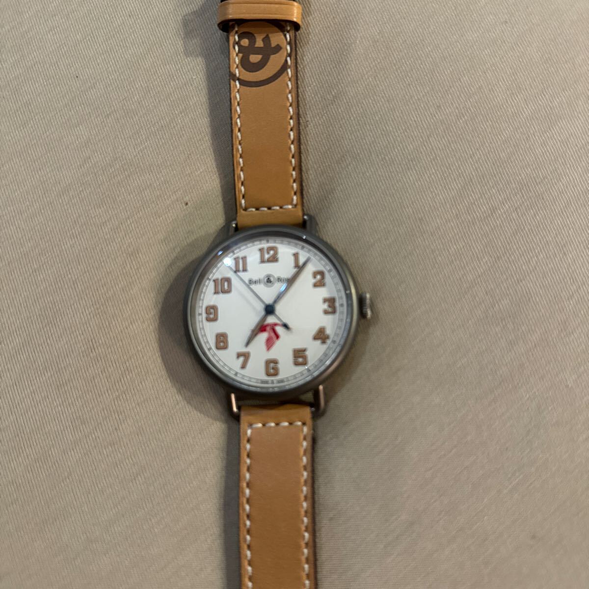 腕時計 Bell &Ross世界1本 鳥の絵柄が反転　ゲキレア　新品未使用品_画像1
