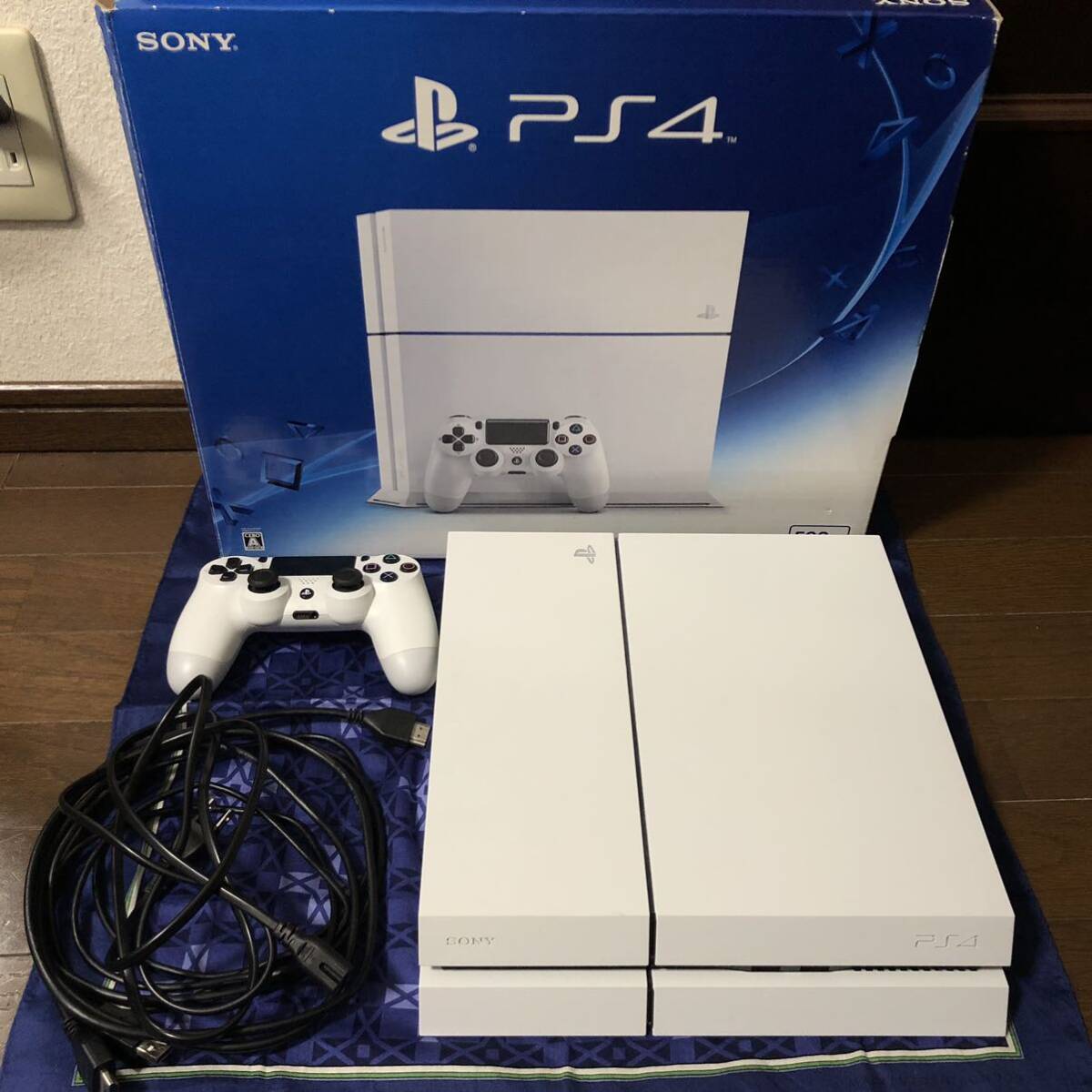 【起動・動作確認済・初期化済】PlayStation4 500GB グレイシャー・ホワイト CUH-1200AB02_画像1