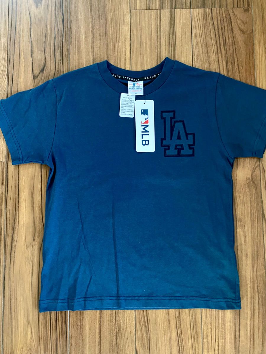 新品タグ付　キッズ　MLB LA ドジャース　DODGERS  半袖Tシャツ　バックプリント　150センチ  