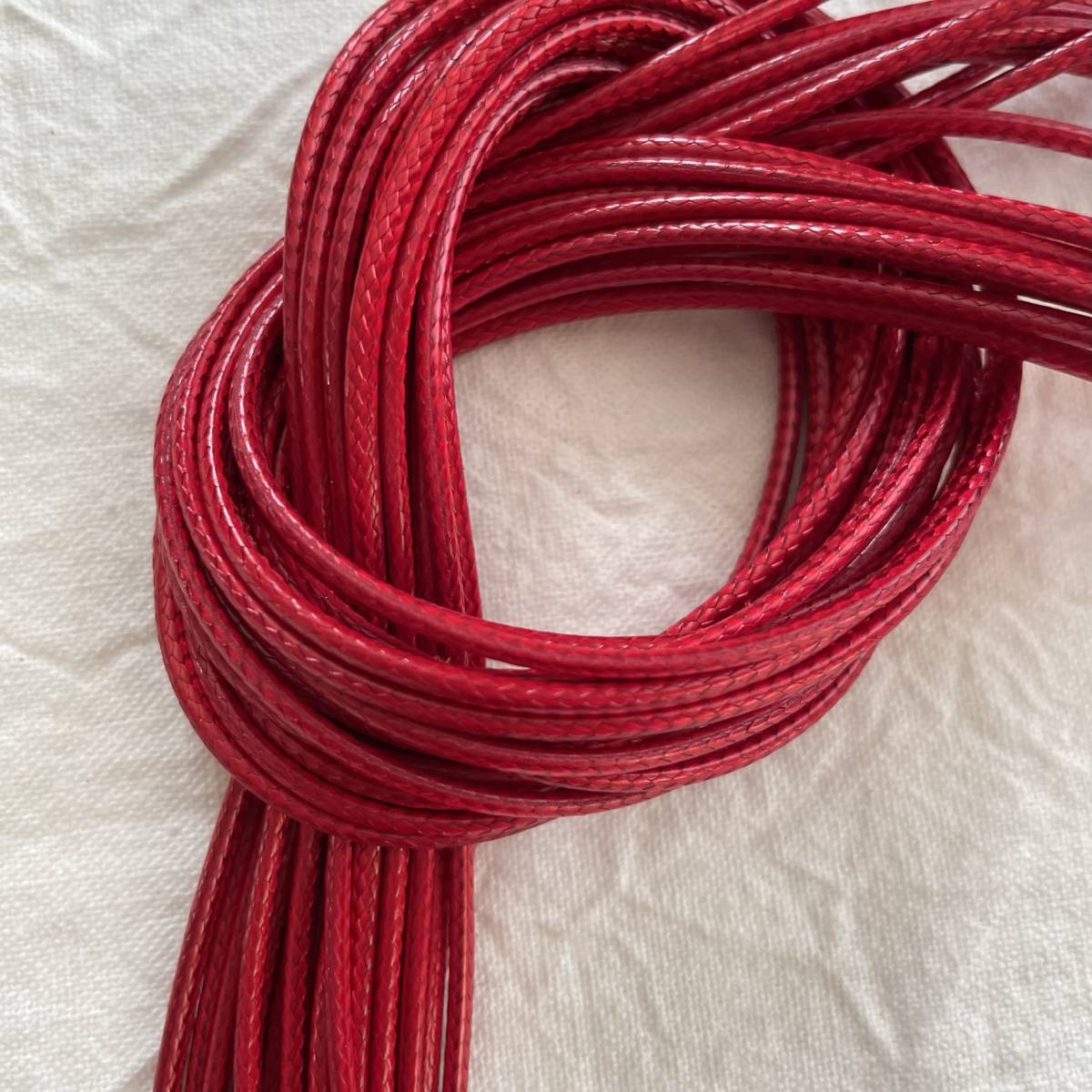 ワックスコード　赤　レッド　１０ｍ　太さ2mm　ハンドメイドに　巾着紐　ロープ_画像2