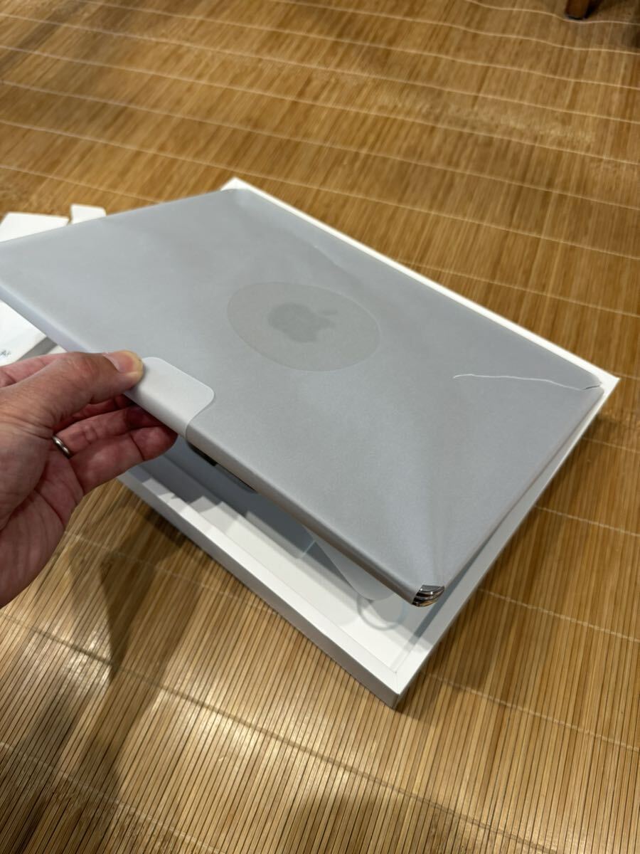MacBook Air M2 8GB 256GBSSD 充放電回数5回 100% スペースグレイ MLXW3J/Aの画像4