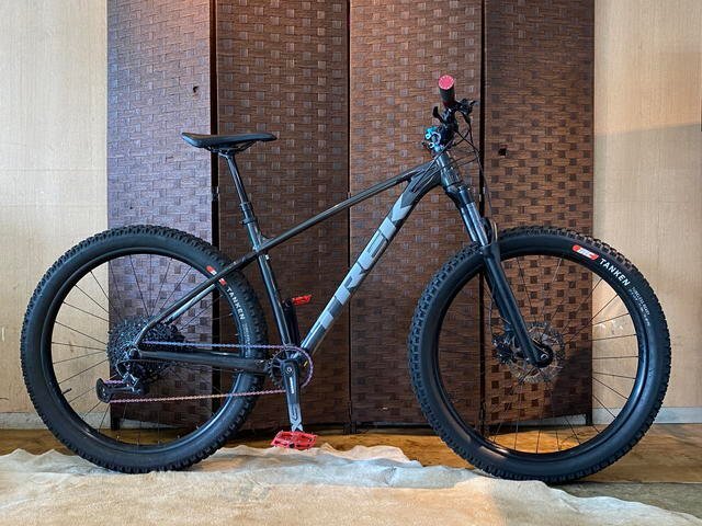 ■TREK ROSCOE 7 トレック ロスコー7 M/Lサイズ 27.5 12速 アルミフレーム ブラック MTB マウンテンバイク 自転車 札幌発★_画像1