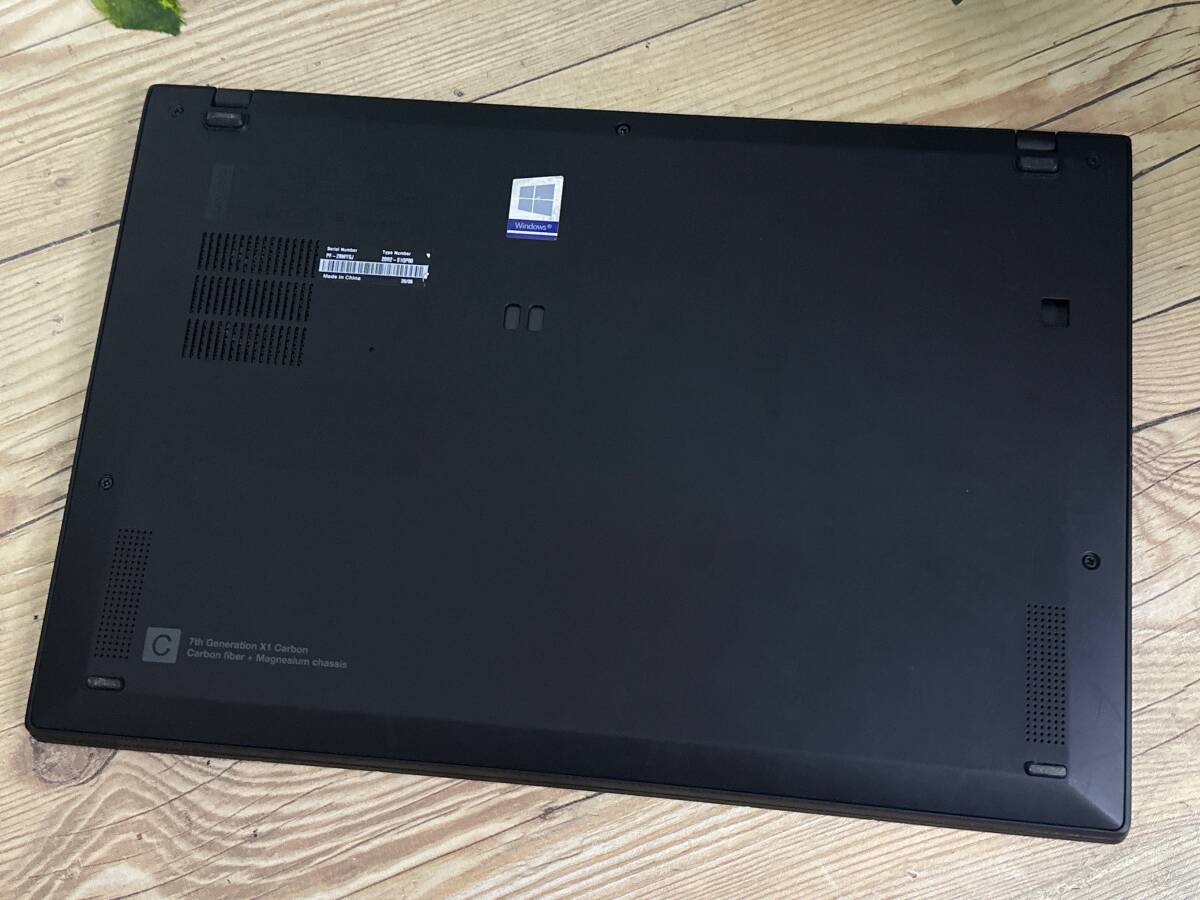 【美品♪】Lenovo ThinkPad X1 Carbon [10世代 Core i5(10210U)1.6GHz/RAM:8GB/SSD:256GB/14インチ]Windowsd 11 動作品_画像6