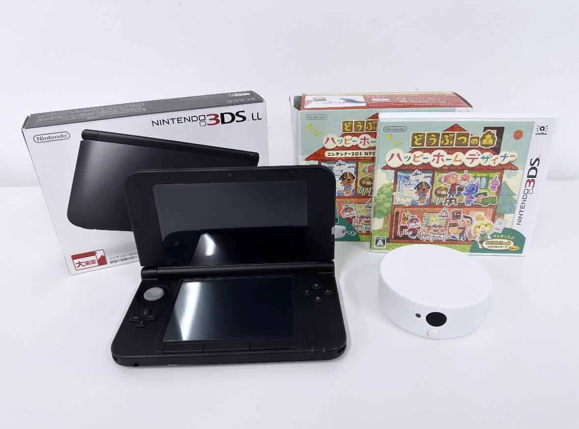 100円～★NINTENDO 3DSLL ブラック 3DS LL 本体 箱入り アダプター 3DSソフト どうぶつの森 ハッピーホームデザイナー NFCリーダー 任天堂 _画像1