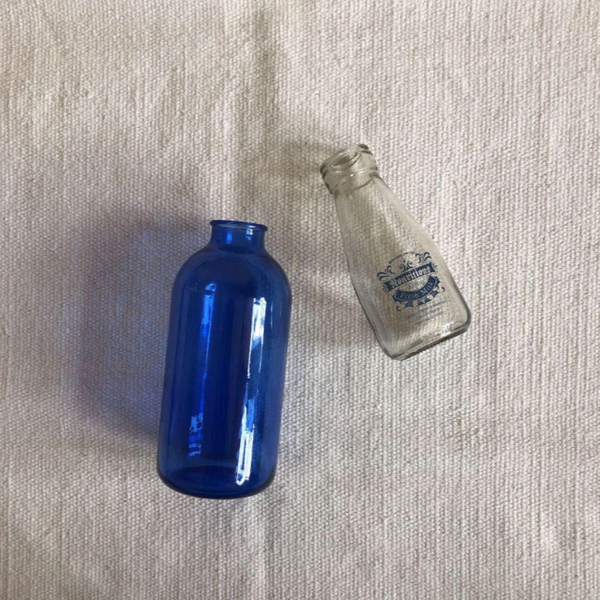 昭和レトロ　花瓶　硝子ボトル　ガラス　牛乳瓶　青い瓶　フラワーベース　インテリア