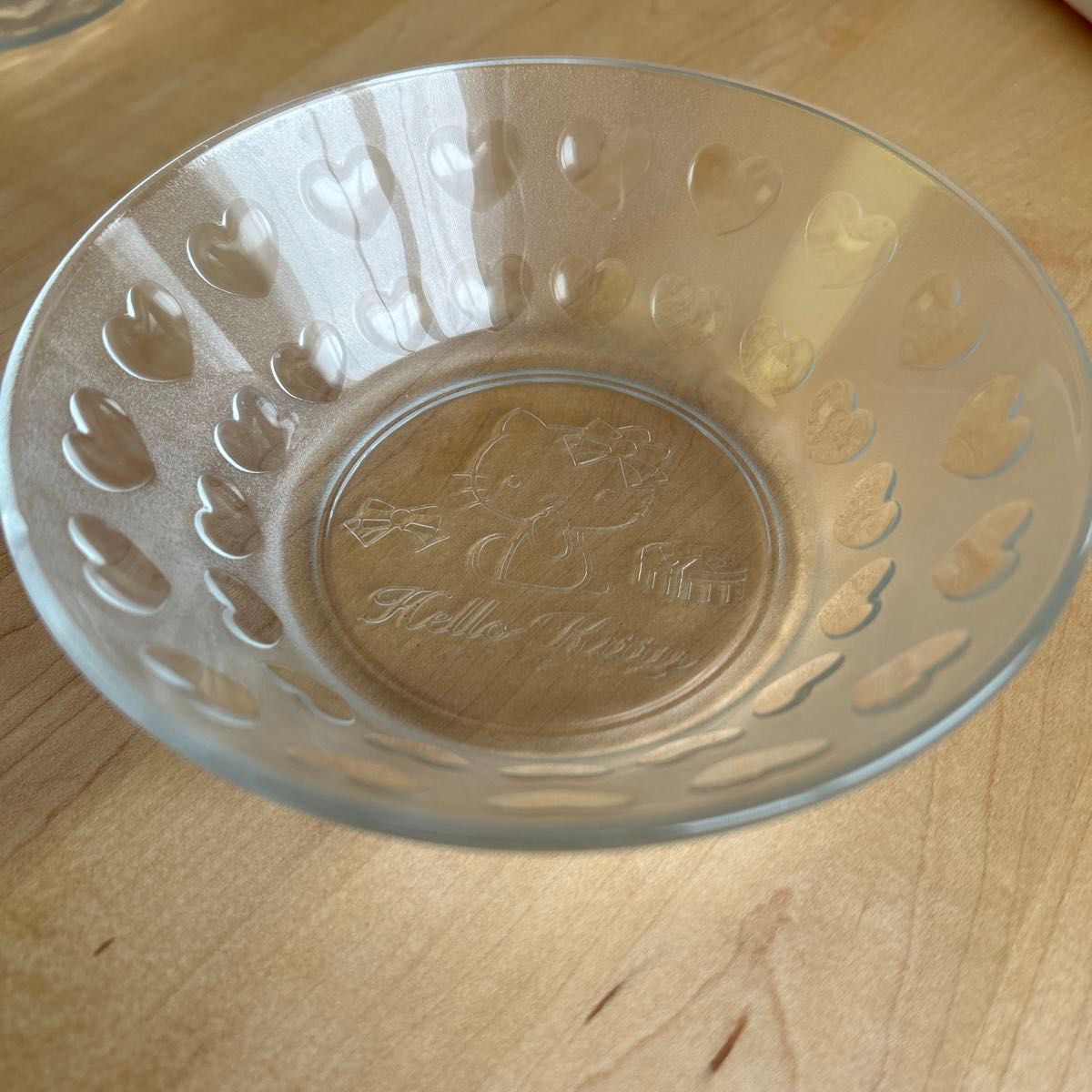 ハローキティお皿セット　　コップ　中華皿　ガラス皿