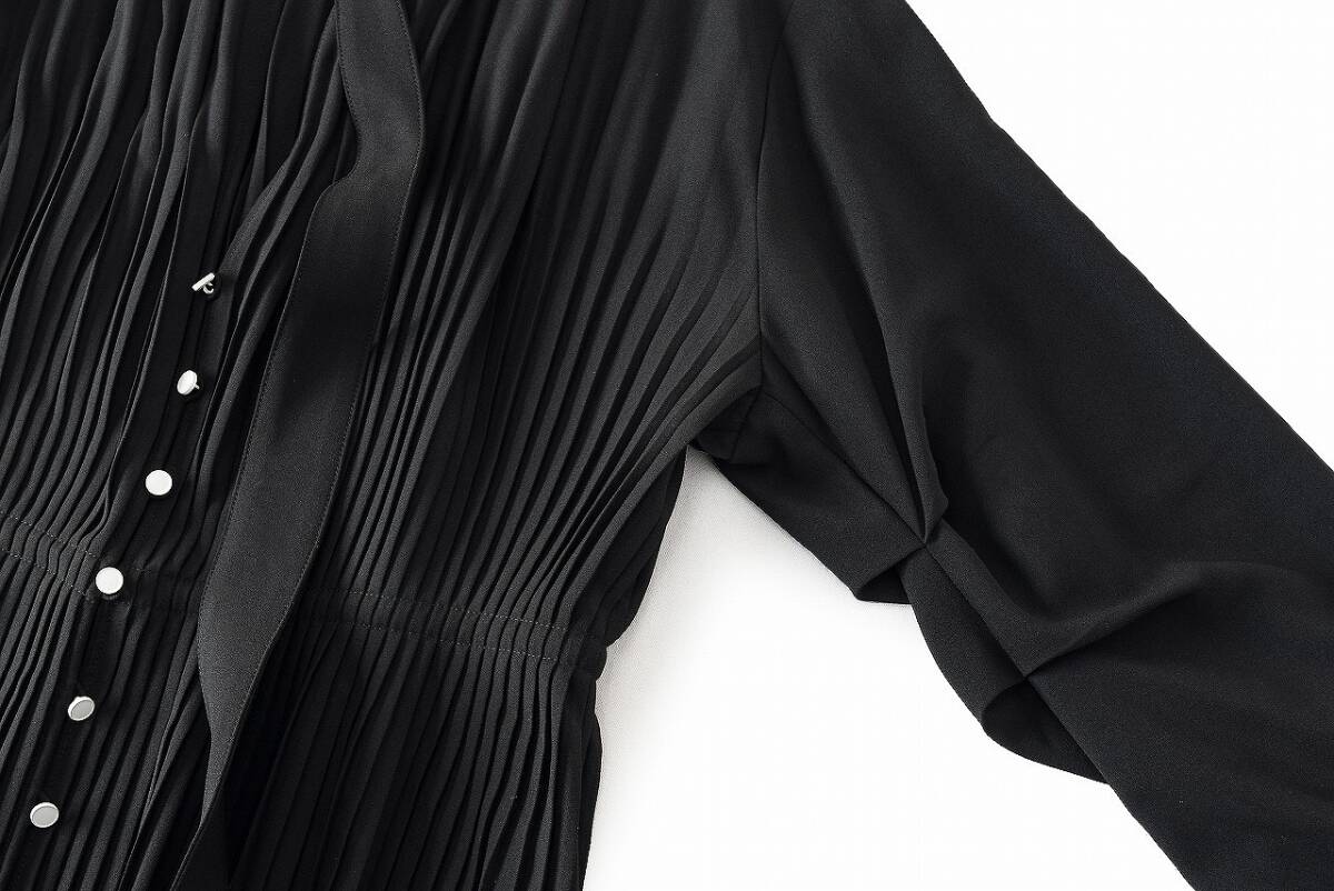  beautiful goods * Le Ciel Bleu *36size/9 number * pleat One-piece black B502