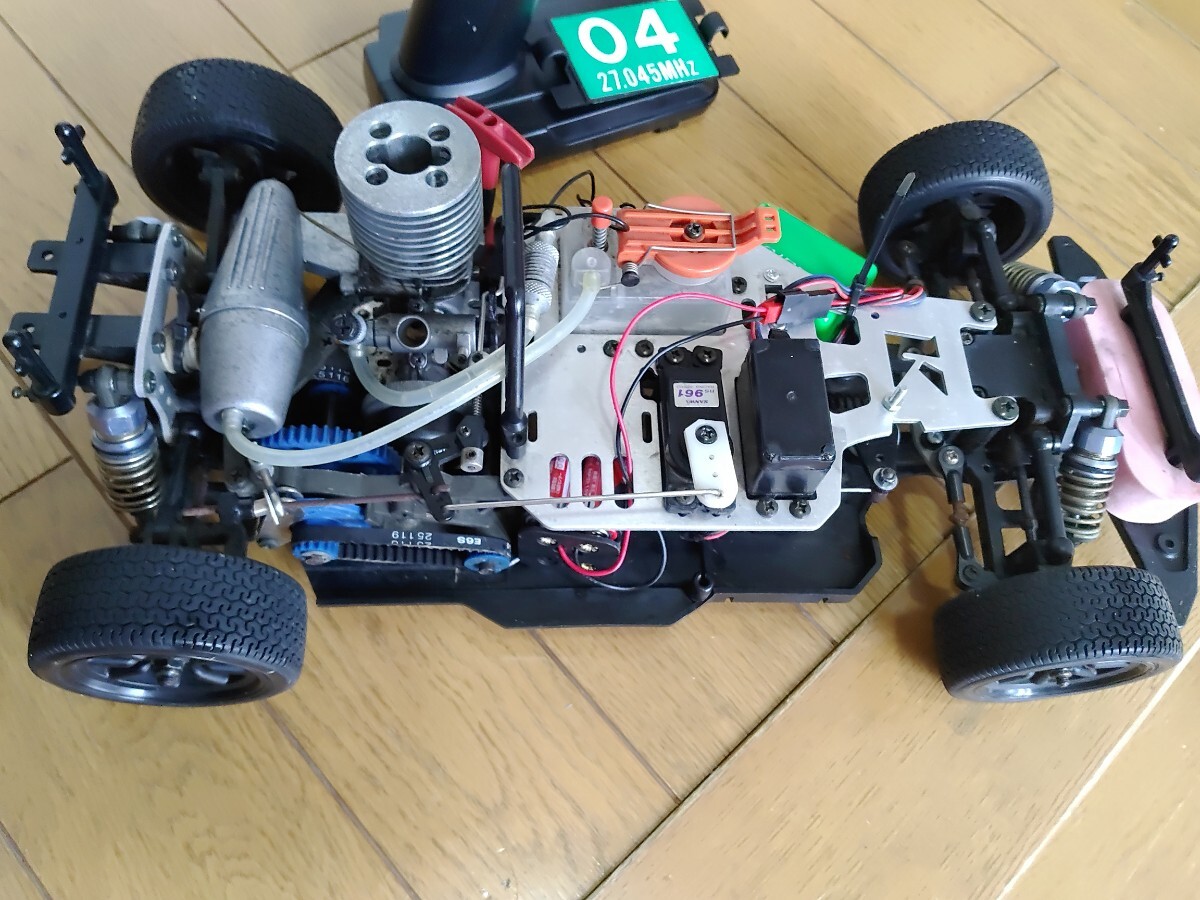 KYOSHO 京商 エンジンカーとフタバの送受信機、サンワのサーボのセットです。中古品_画像2