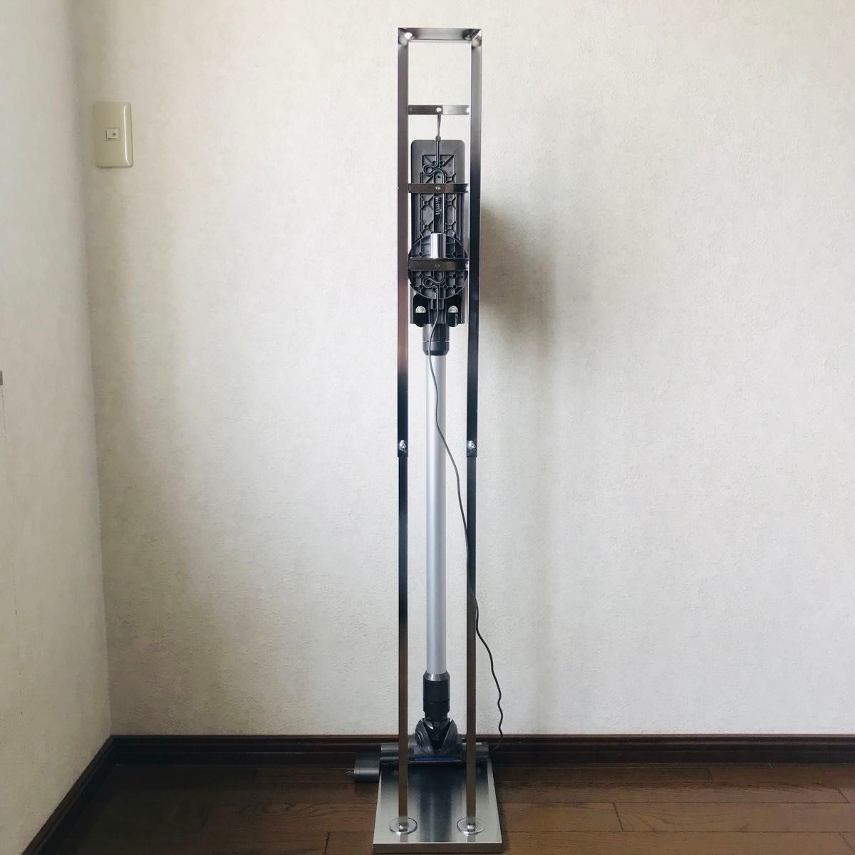 dyson ダイソン 掃除機 コードレスクリーナー DC35 スタンド付 dyson ダイソン 掃除機 コードレスクリーナー DC35 スタンド付