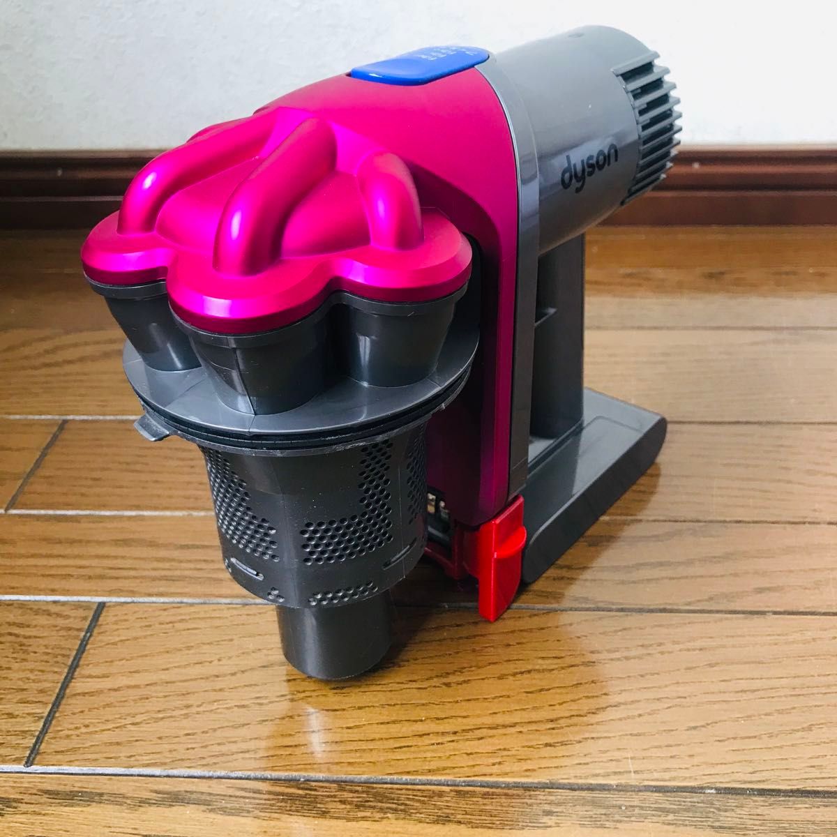 dyson ダイソン 掃除機 コードレスクリーナー DC35 スタンド付 dyson ダイソン 掃除機 コードレスクリーナー DC35 スタンド付