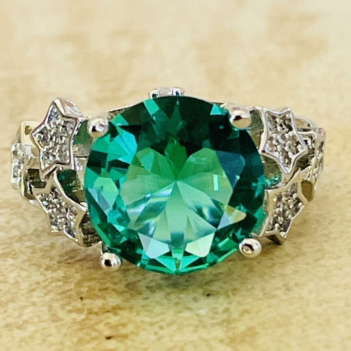 * anonymity delivery * free shipping * emerald? Showa era ring Vintage ring 13.5 number 