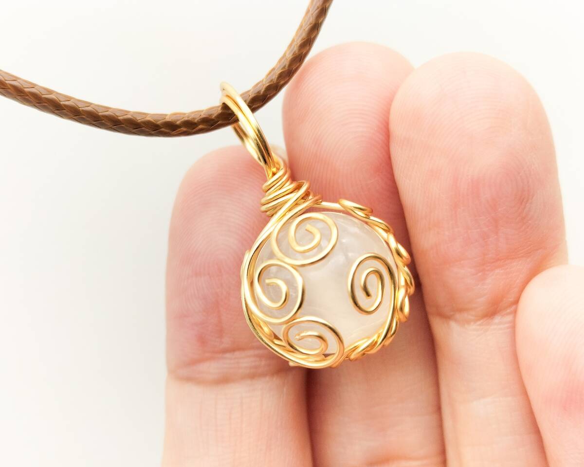  Serena ito. pendant ( Gold )