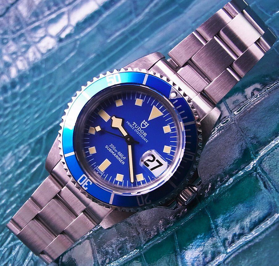 TUDOR ヴィンテージカスタム　Ref.9411/0 スノーフレーク / 青イカサブ OH済　サブ専用ブレス　カレンダー赤黒　精度Good ！_画像3