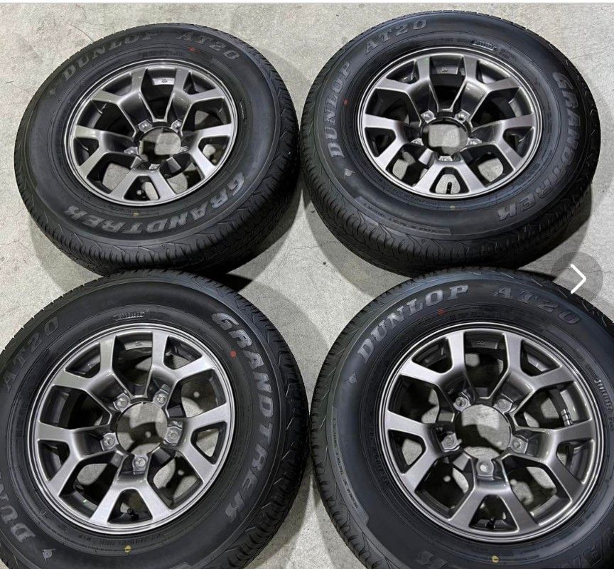 現行ジムニーシエラjb74w 純正アルミホイール+ 新車外し 背面 現行ジムニーシエラjb74w 純正アルミホイール+ 新車外し 背面