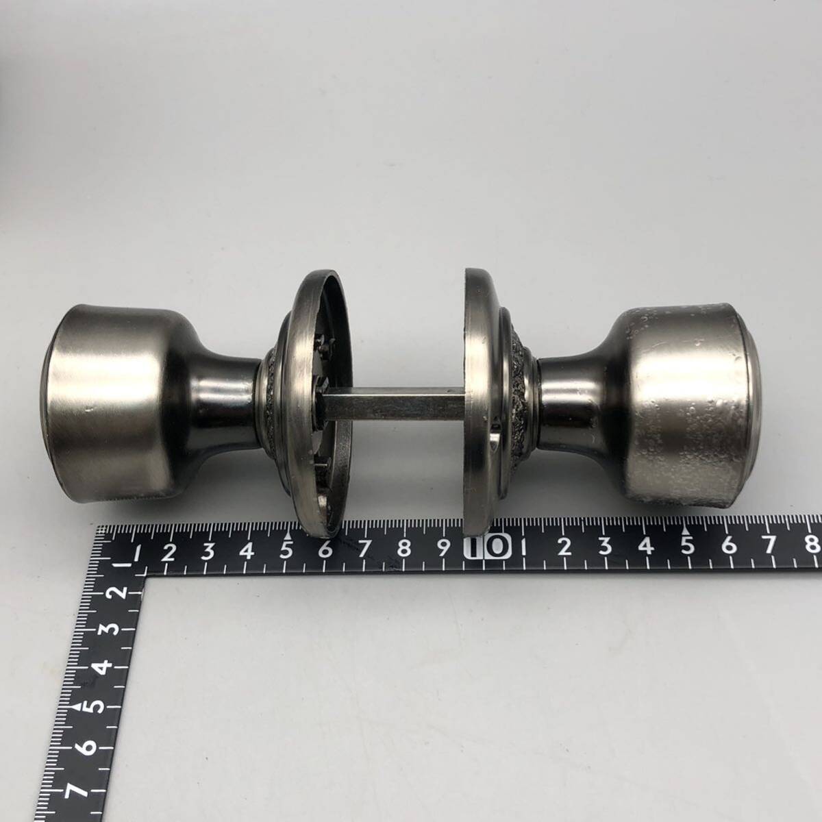 【新品 未使用】エッセンシャル 空錠 丸座丸玉 SO-1M 銀ブロンズ 60mm バックセット ドアハンドル ドアノブ ドアレバー 昭和 リフォーム _画像8