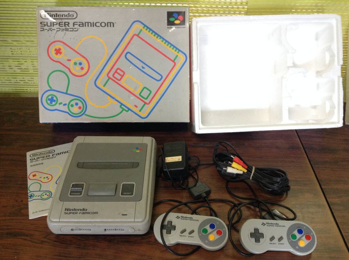 Nintendo Super Famicom console 2controllers w/box tested 任天堂 スーパーファミコン 本体1台 コントローラ2台 箱付 動作確認済 D695T_画像1