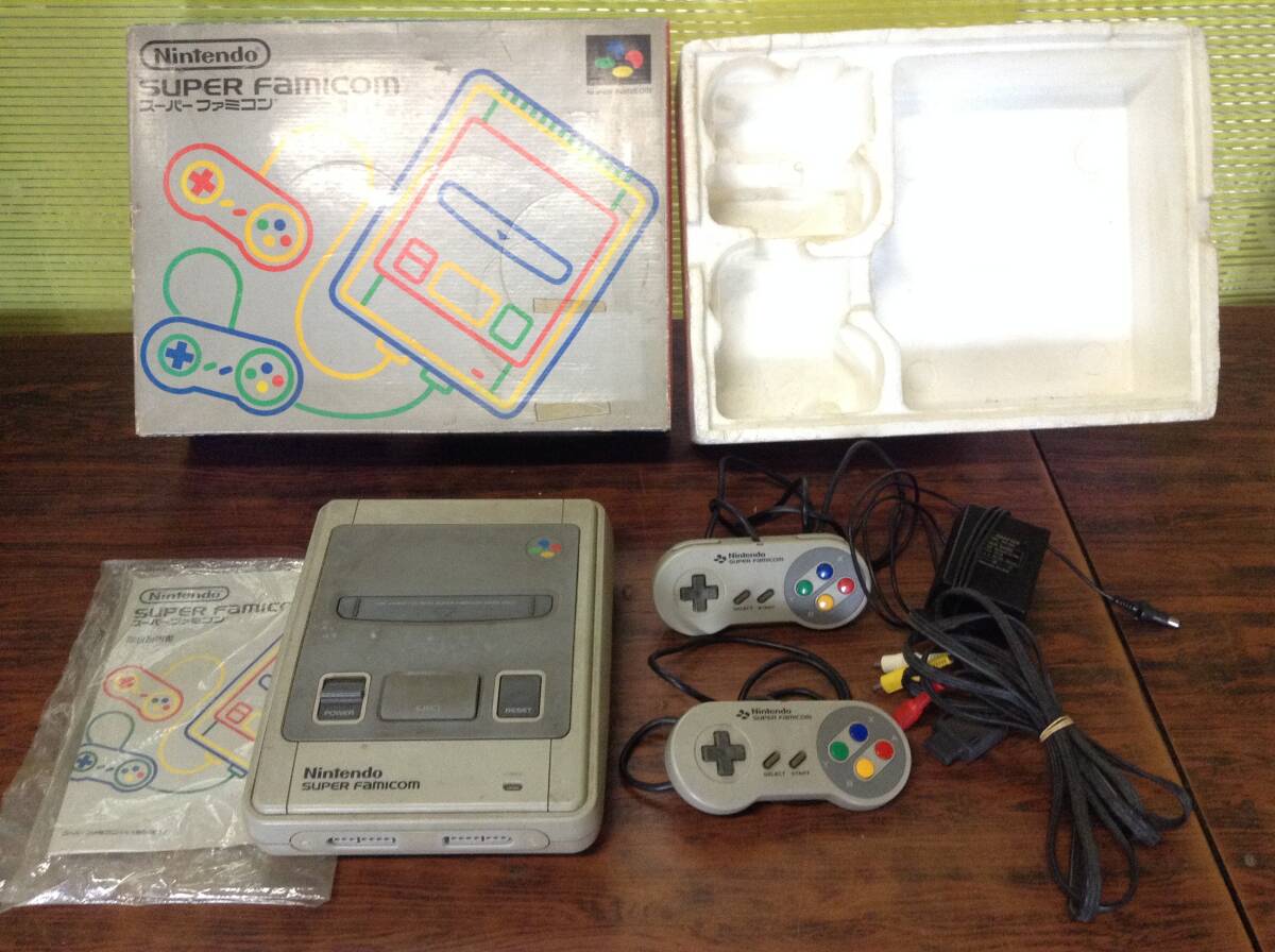Nintendo Super Famicom console 2controllers w/box tested 任天堂 スーパーファミコン 本体1台 コントローラ2台 箱付 動作確認済 D794T_画像1