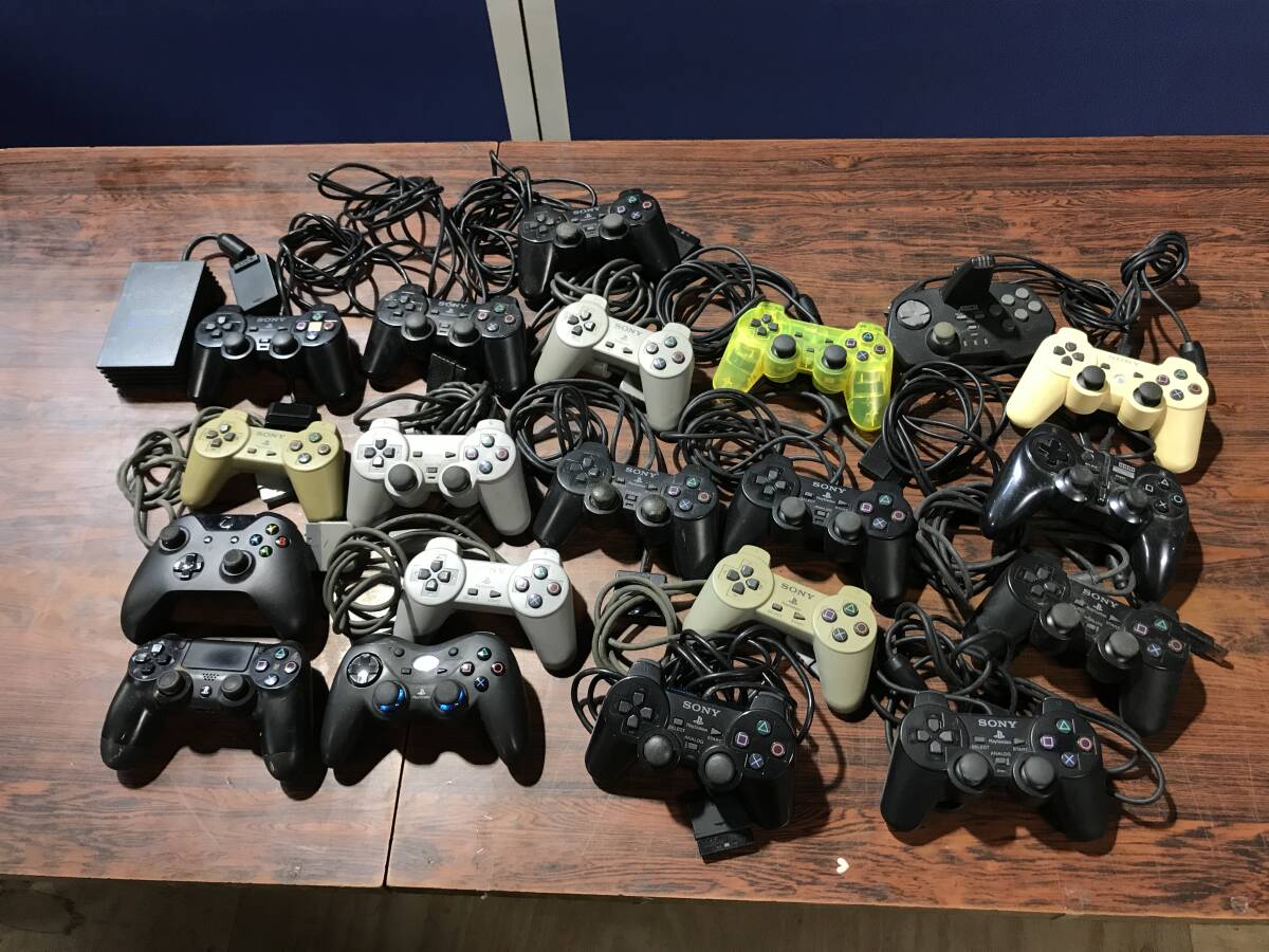 SONY Playstation PS3 PS2 PS1 21controllers working ソニー プレステ PS3 PS2 PS1 コントローラ 21台 動作品有 D718Tの画像1