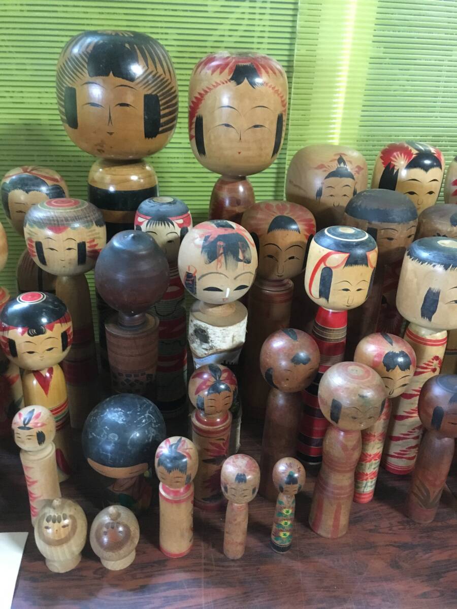 Kokeshi Doll lots of 63 dolls こけし 伝統こけし 63本 在銘 銘有 人形 日本人形 置飾り 工芸品 民芸品 伝統工芸 まとめて D781T_画像2