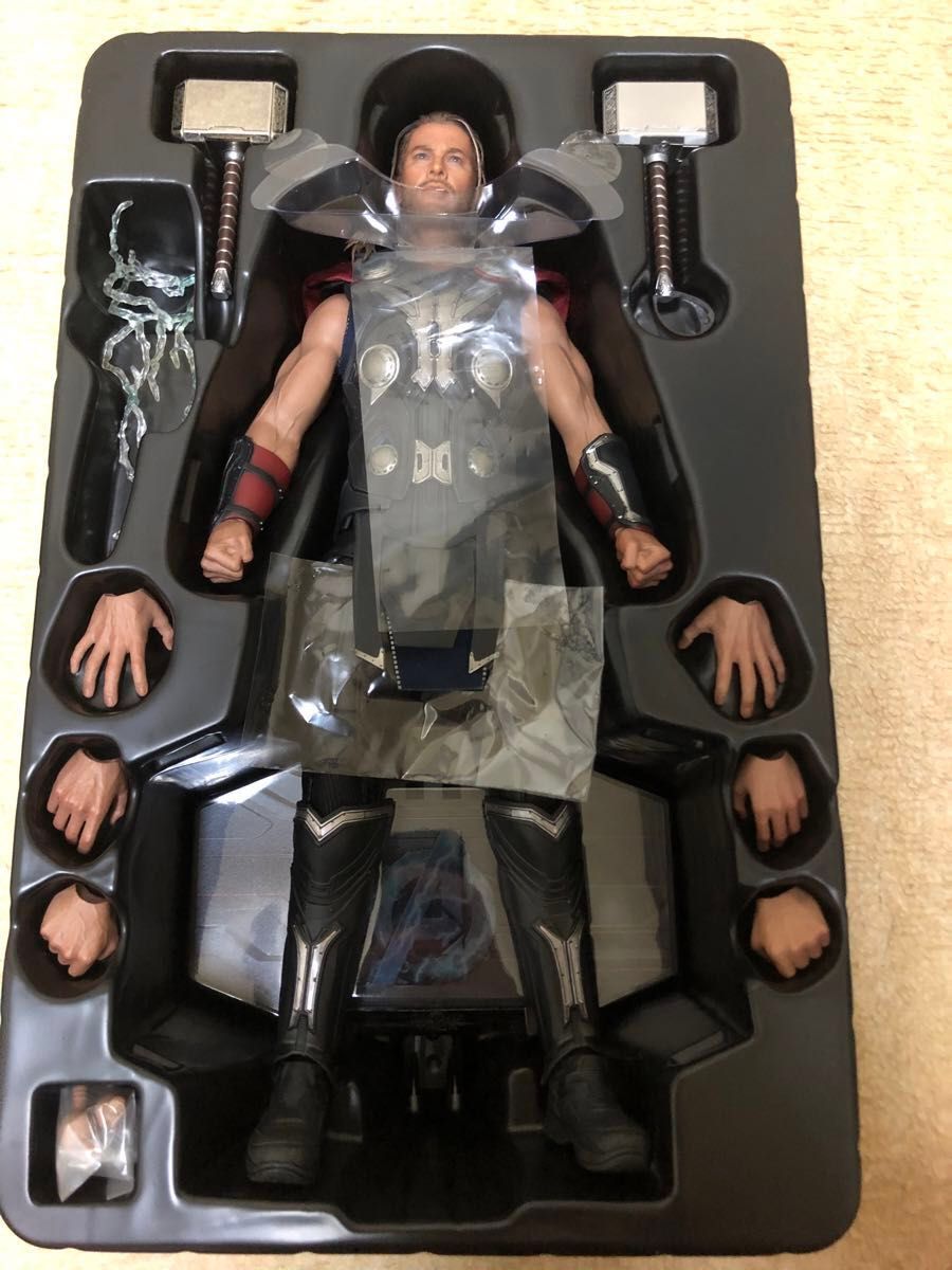 HOTTOYS マイティソー 1/6 フィギュア エイジオブウルトロン HOTTOYS マイティソー 1/6 フィギュア エイジオブウルトロン