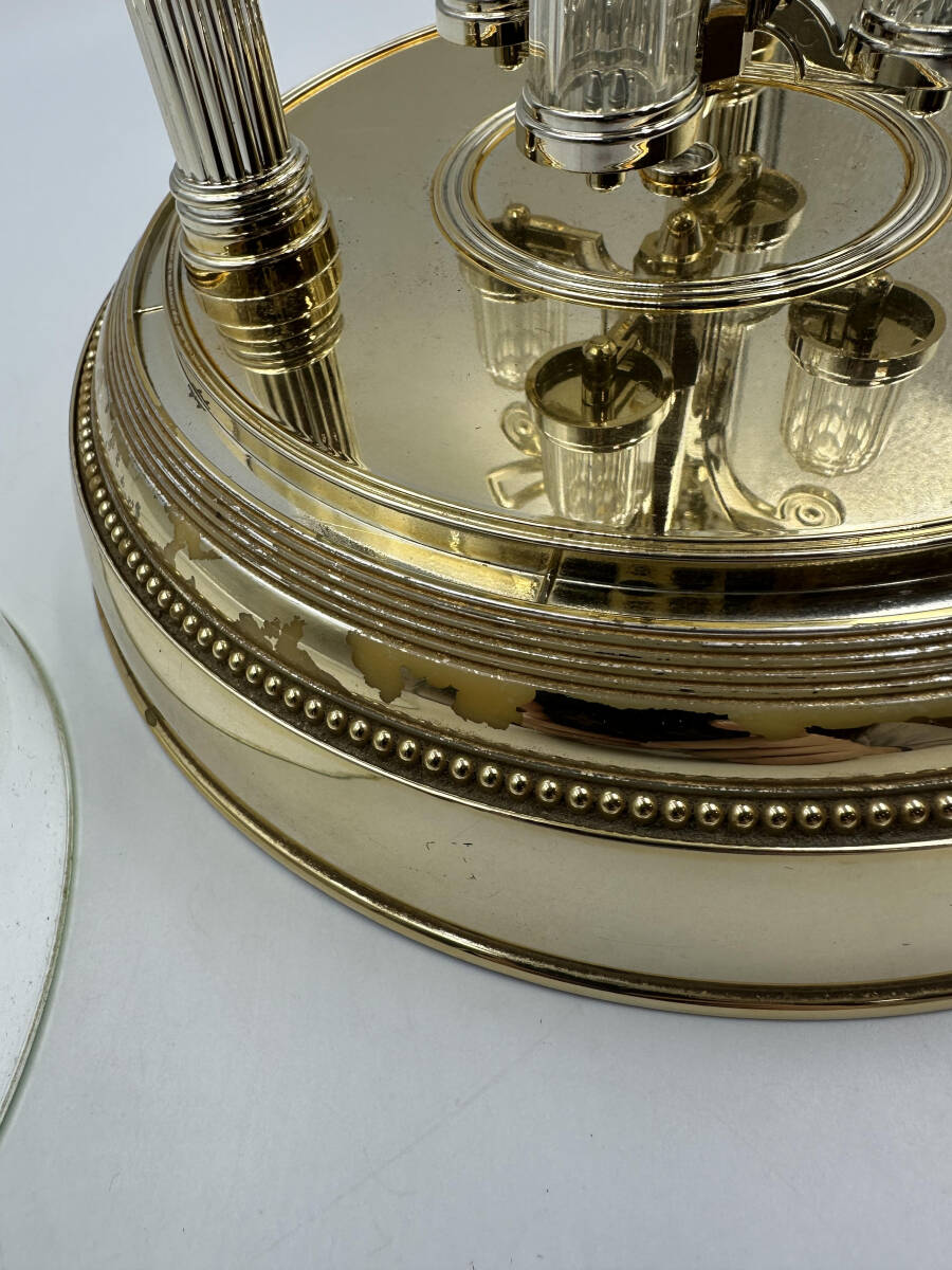 National 置時計 クオーツ ガラスドーム 動作品 ゴールドカラー インテリア 回転式振り子 アンティーク  中古 現状品 の画像8