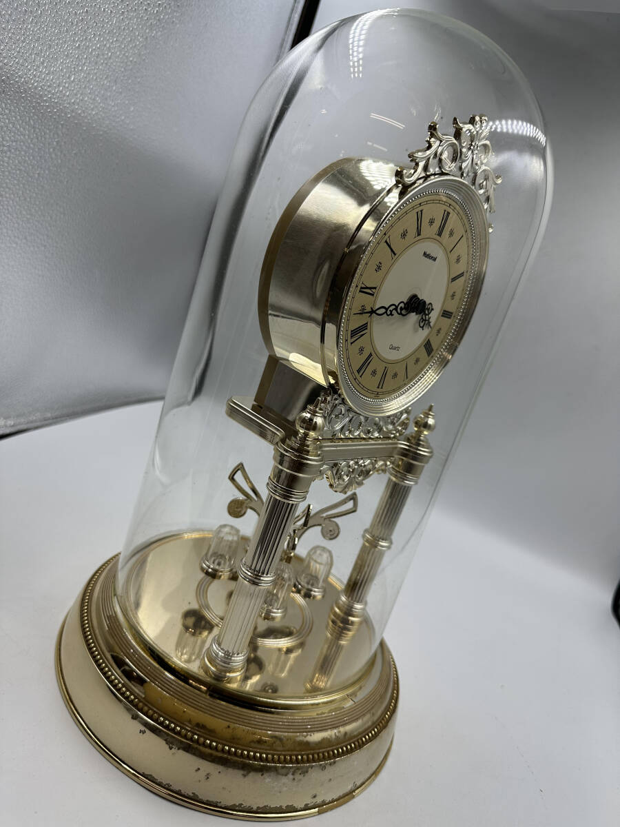 National 置時計 クオーツ ガラスドーム 動作品 ゴールドカラー インテリア 回転式振り子 アンティーク  中古 現状品 の画像9