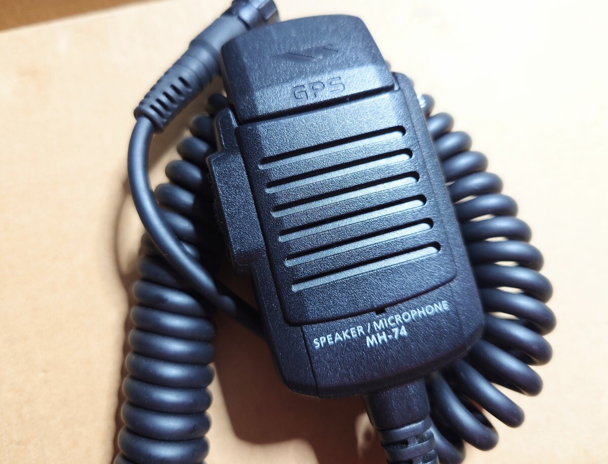 YAESU GPSユニット付き スピーカーマイク MH-74A7A + FGPS-2 VX YAESU GPSユニット付き スピーカーマイク MH-74A7A + FGPS-2 VX