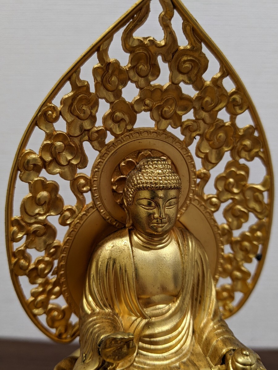 引き上げ品 阿弥陀如来像 釈迦如来像 仏教美術 金属製 金色 仏像 置物 管理番:18の画像5