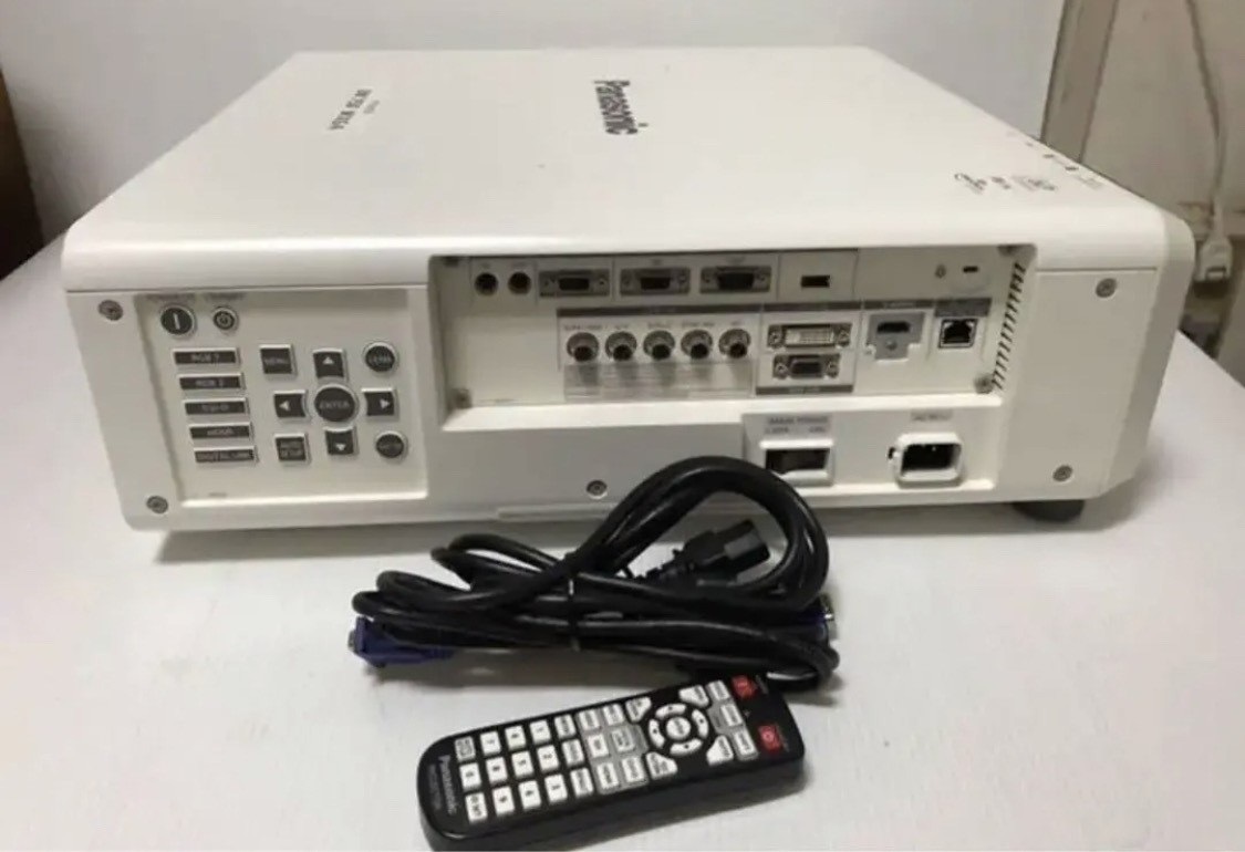 Panasonic PT-DW750JW 高輝度 7000ルーメン HDMI 投写画面サイズ Panasonic PT-DW750JW 高輝度 7000ルーメン HDMI 投写画面サイズ