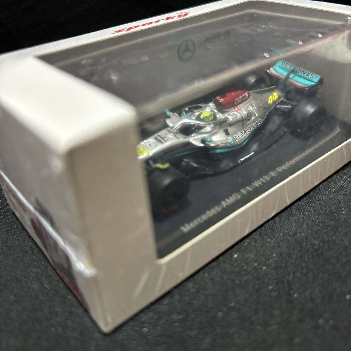 スパーク 1/64 メルセデスAMG ペトロナス フォーミュラワン チーム　メルセデスAMG W13 Eパフォーマンス #44 L.ハミルトン　2022 未開封_画像3