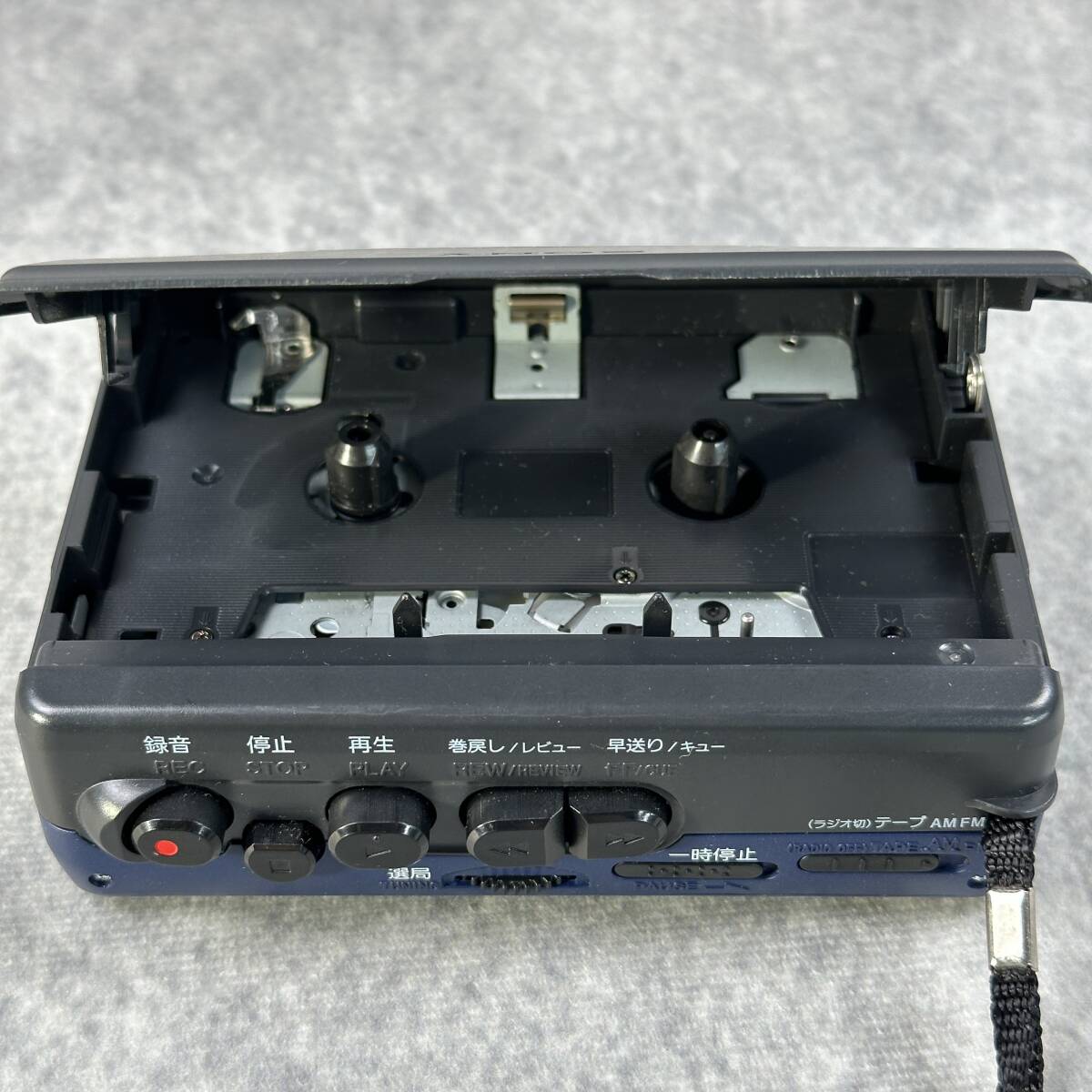 【ジャンク・通電確認済み】SONY ソニー WALKMAN ウォークマン WM−GX202 昭和レトロ プレーヤー ラジオ (RT-013)_画像8