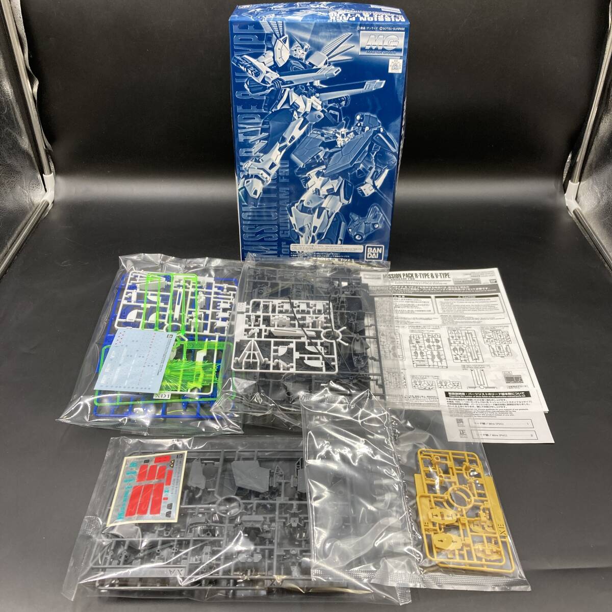 BQ2120 Bandai MG 1/100 Gundam F90 for mission pack R type & V type gun pra 