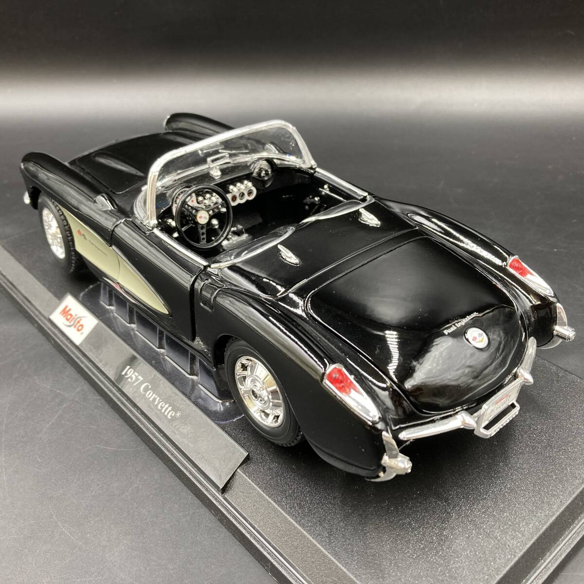 Maist Maisto 1/18 1957 Corvette minicar 