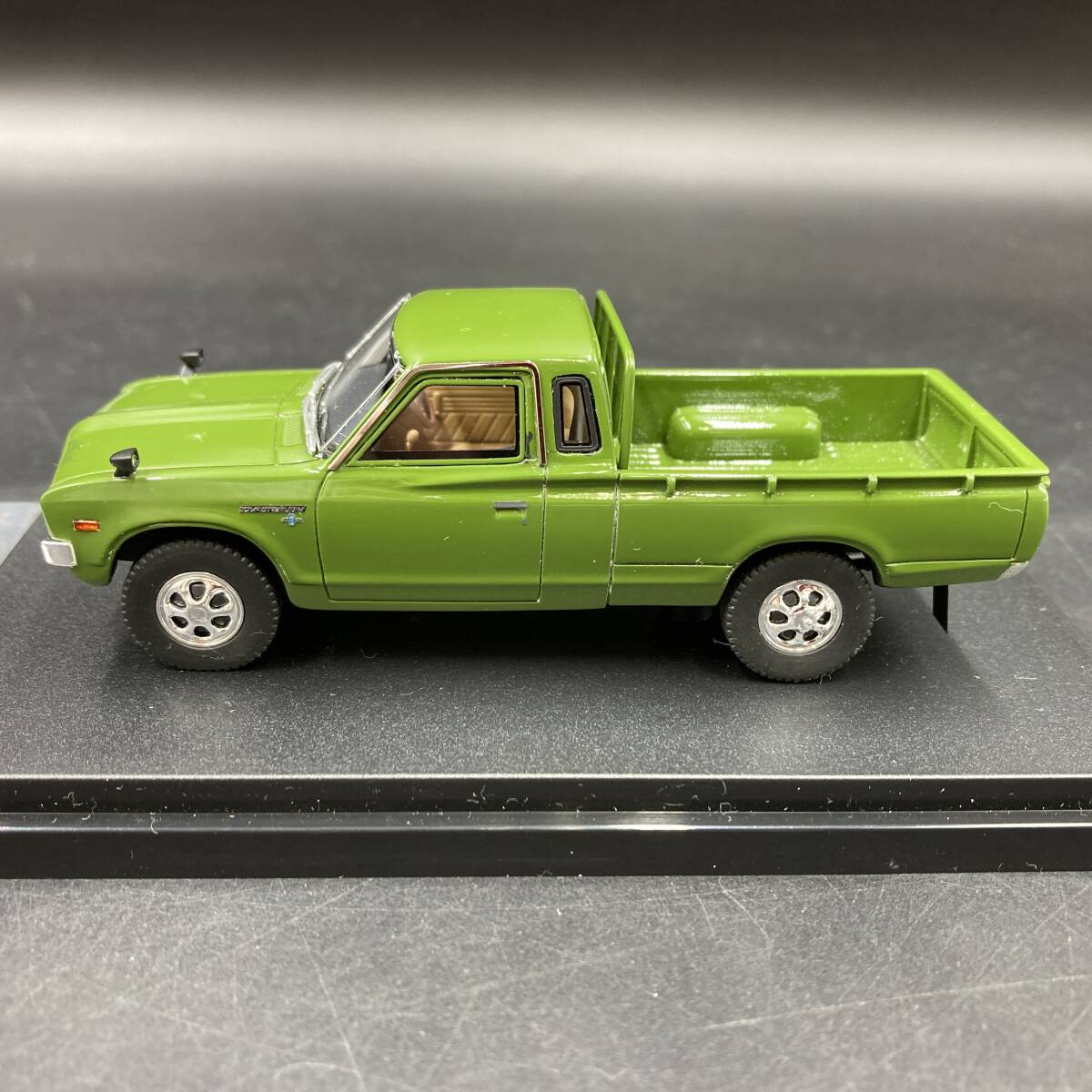 BQ3034 ハイストーリー 1/43 NISSAN DATSUN TRUCK CUSTOM DX・L 1979 グリーン ミニカー_画像3