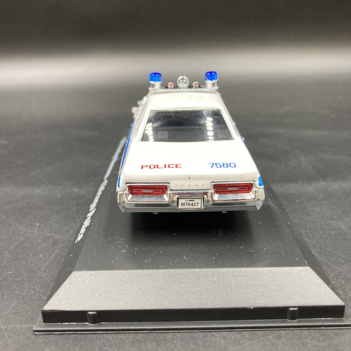 BQ3037 GREEN RIGHT グリーンライト 1/43 ブルースブラザーズ 1975 ダッジ モナコ シカゴ Police ミニカー_画像5