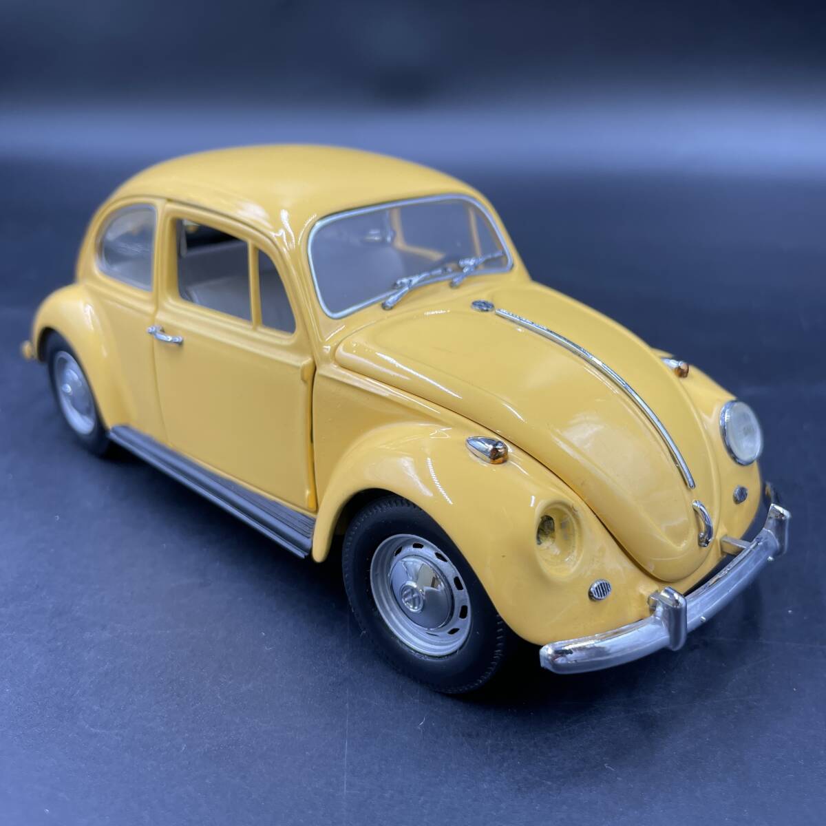 BQ3090 FRANKLIN MINT Franklin Mint 1/24 1967 Volkswagen Beetle minicar 